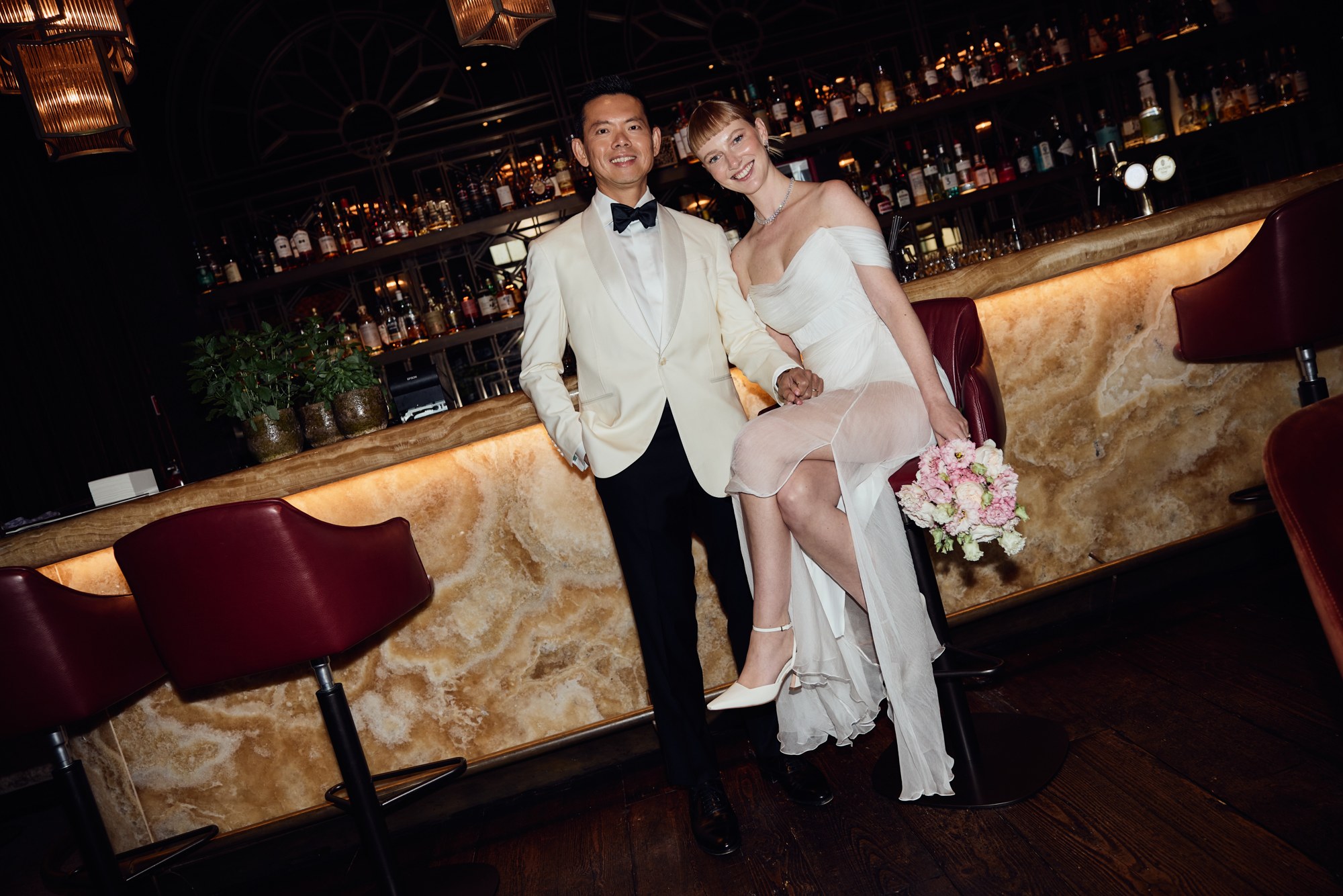 Lina and Jin together at the bar
